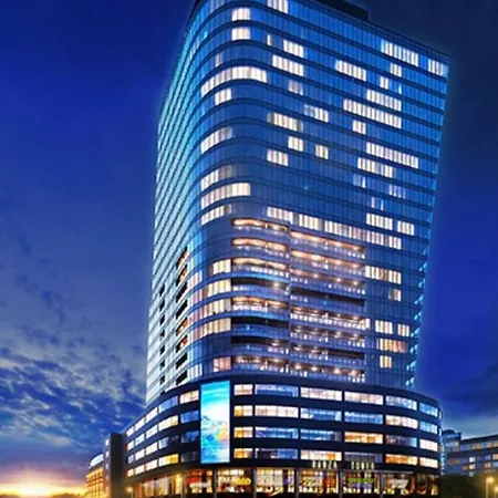 Hanza Tower Sky 22 & Jacussi Appartement *